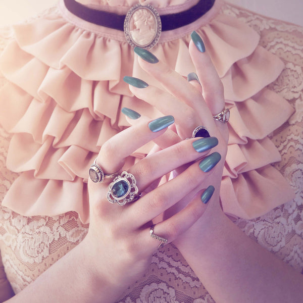  Turquoise gel manicure