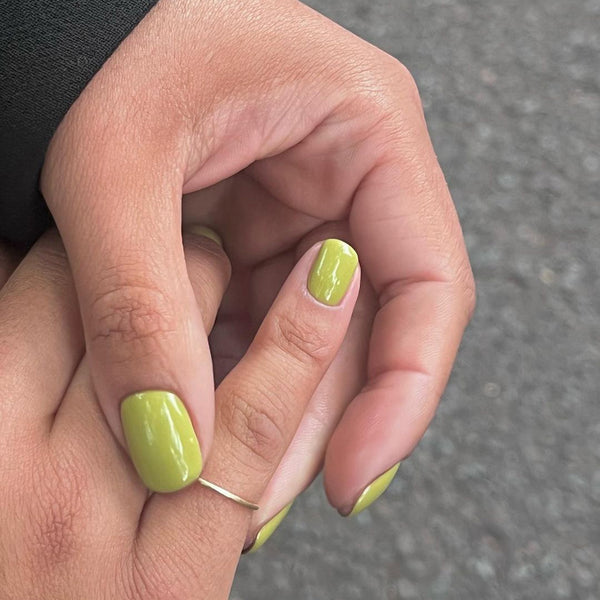 Green gel nails
