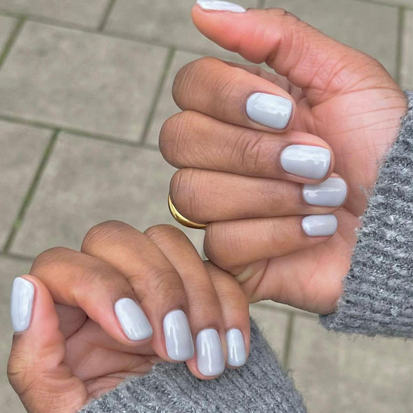 Pastel grey nails