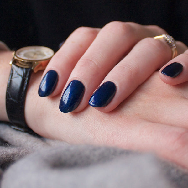 Dark blue gel nails