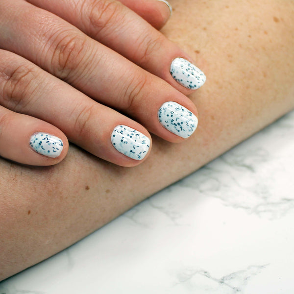 Snowflake white gel manicure