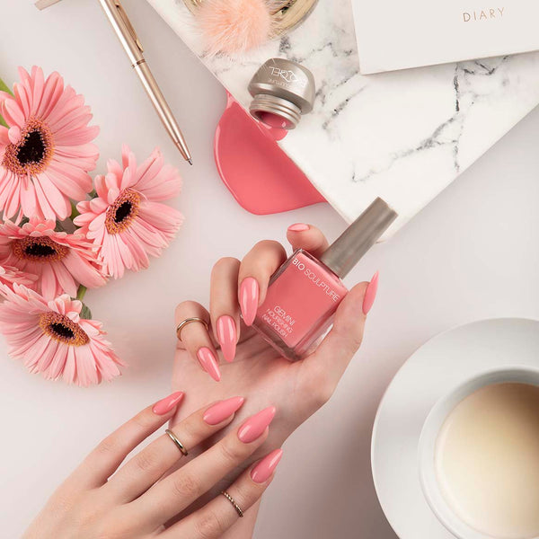 Summer pink gel nails