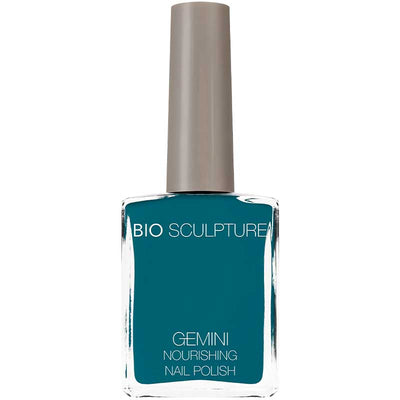 Aquamarine nail polish