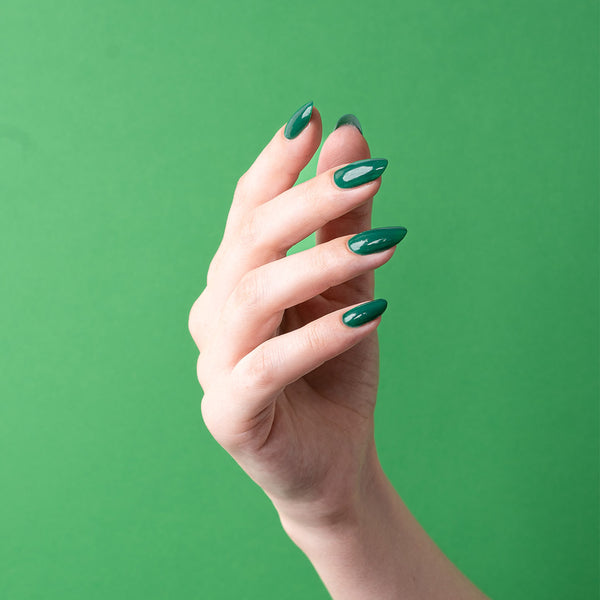 Bottle green nail gel