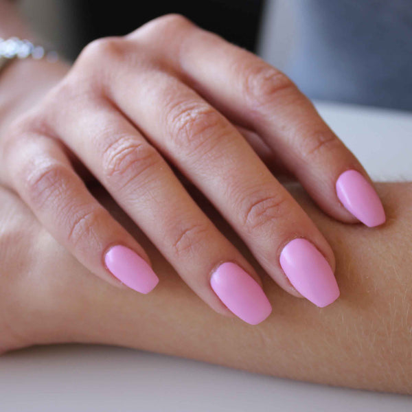 Pastel pink nails